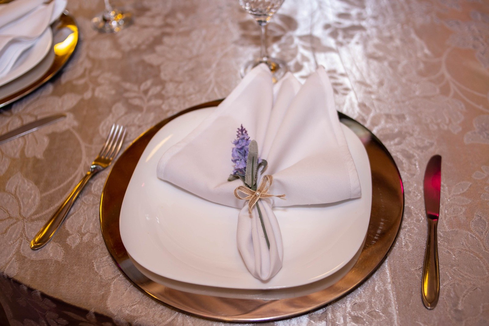 Decoração elegante e temática no Espaço Luz, Londrina